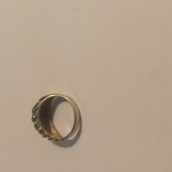 Fluted dome ring - Picture 2 of 3